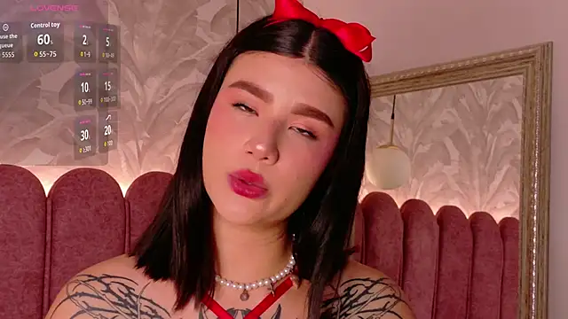 Emily-Cooper- online show from May 21, 3:48 am