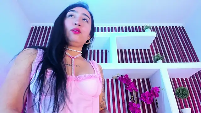AshleyGross  online show from May 18, 7:53 pm