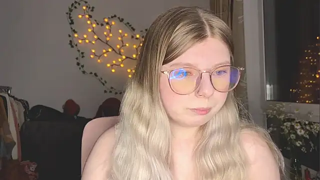 YukiBlush online show from June 28, 10:05 pm