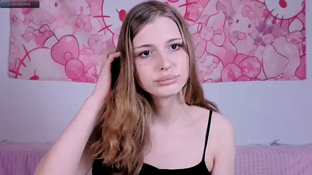 LouiseKane online show from July 11, 4:29 pm