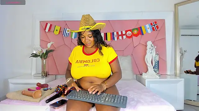 LaylaRhodes online show from June 17, 10:33 pm