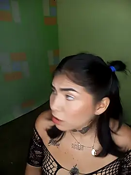 PequenaNena online show from May 3, 4:16 am