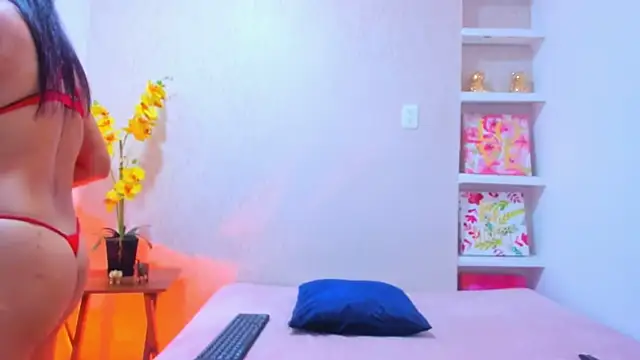 ChloeSmith9 online show from June 4, 7:51 pm
