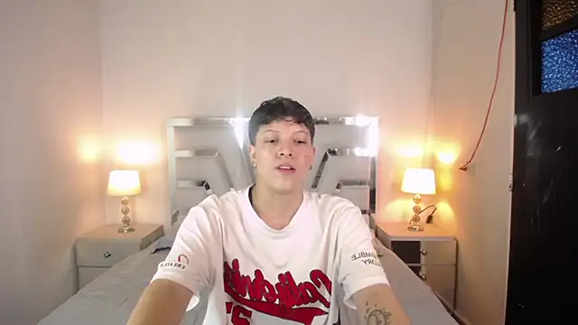 Asher addamss  online show from April 29, 8:47 pm