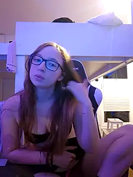 Freaky-Doll online show from July 15, 8:57 pm
