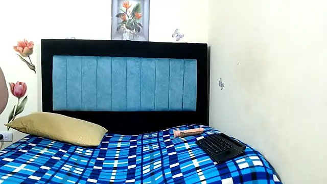 LUCYXS1 online show from May 28, 12:47 pm