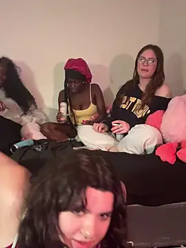 bellywelly67 online show from May 15, 2:27 am