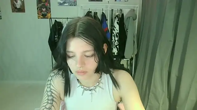 VeIvetLure online show from June 5, 6:14 pm