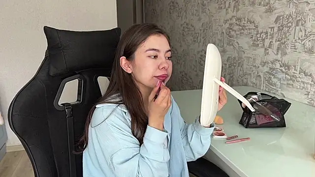 Ellewaay online show from June 9, 7:19 am
