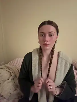 daisycollins online show from June 3, 11:55 am