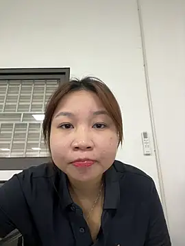 LYNAIA20 online show from May 2, 10:18 am
