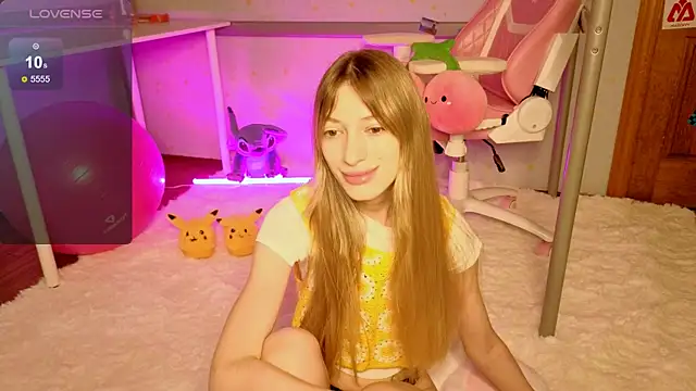 MiaMooonn online show from June 11, 5:59 am