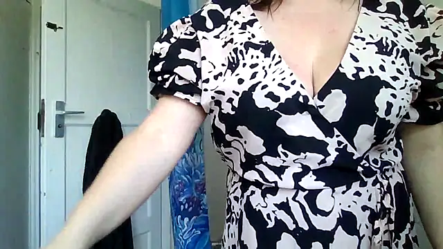 titsandtoesuk online show from June 19, 12:08 pm