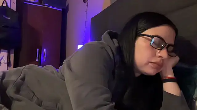 gigi333336 online show from June 14, 2:46 am