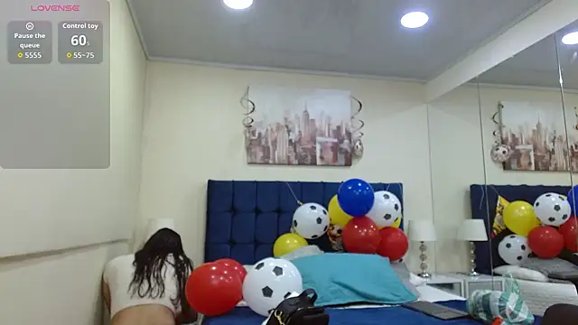 ValerieLyon  online show from July 3, 6:36 pm