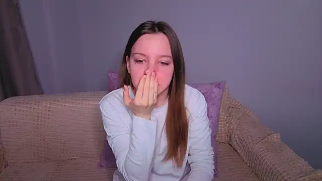 lolytaberry online show from June 7, 1:34 am