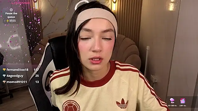 Cinnamon b online show from July 3, 7:53 pm