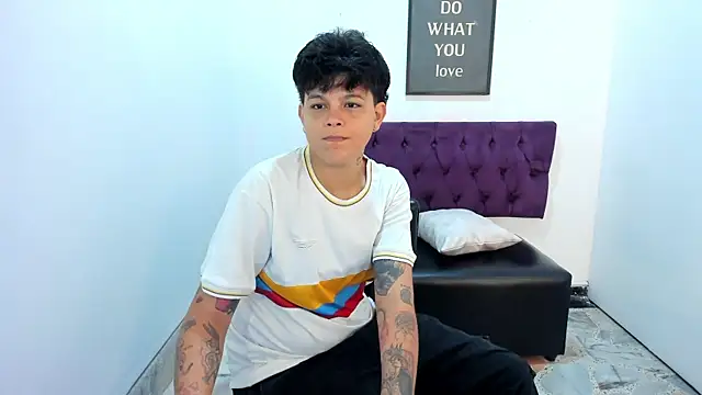 Favpussyboy online show from May 8, 11:02 am