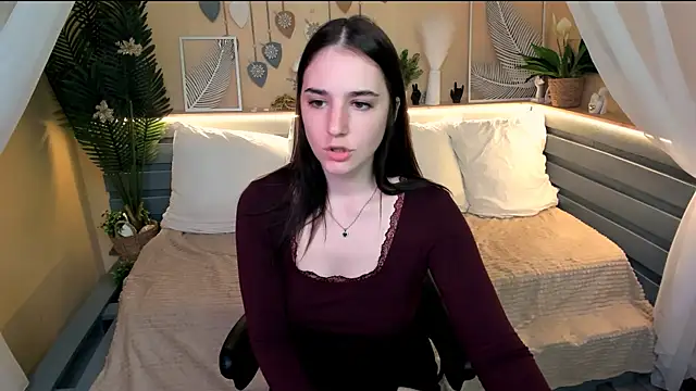 Maya Winters online show from June 28, 2:23 pm