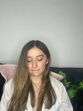 Sarisloves online show from June 17, 2:46 am
