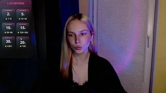 MichelleVelour online show from May 12, 5:52 pm