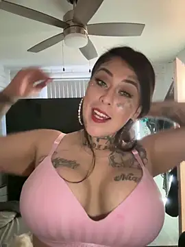 sexykittykat32 online show from May 14, 1:55 am