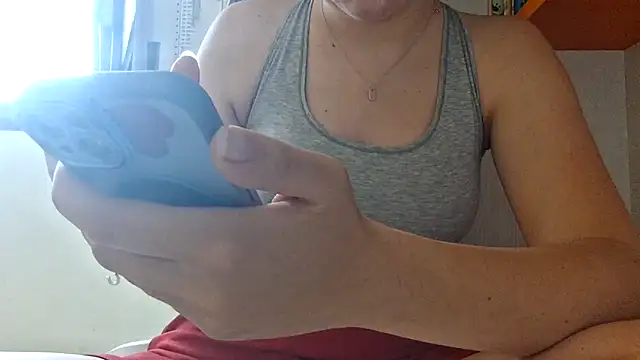 Foxyyy69 online show from June 17, 12:06 pm