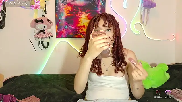 theiamoon online show from June 15, 9:37 pm