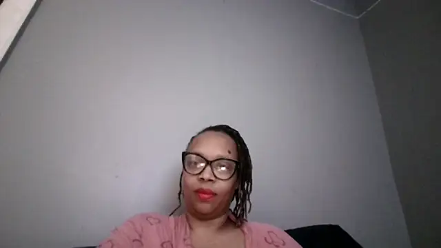 PrettyPink210 online show from May 12, 2:09 am