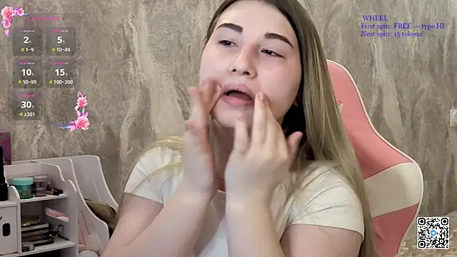 softiekitty online show from May 17, 4:06 pm