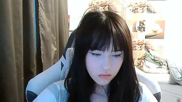 NoirEva online show from July 6, 5:37 pm