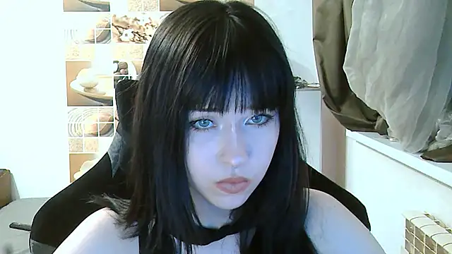 NoirEva online show from June 9, 6:29 pm