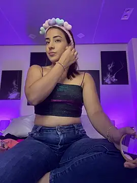 Bella-Saint online show from June 30, 8:30 pm