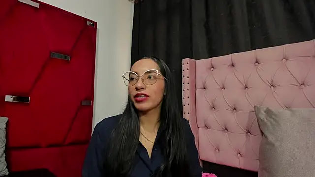 Feetfeticheh online show from June 5, 1:50 pm