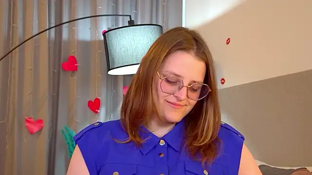 AlexaAvery online show from May 19, 11:50 am