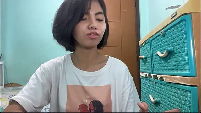 YukikoSchaefers online show from July 17, 3:44 am