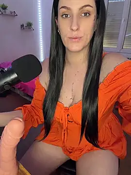Liahhx online show from May 16, 1:21 pm