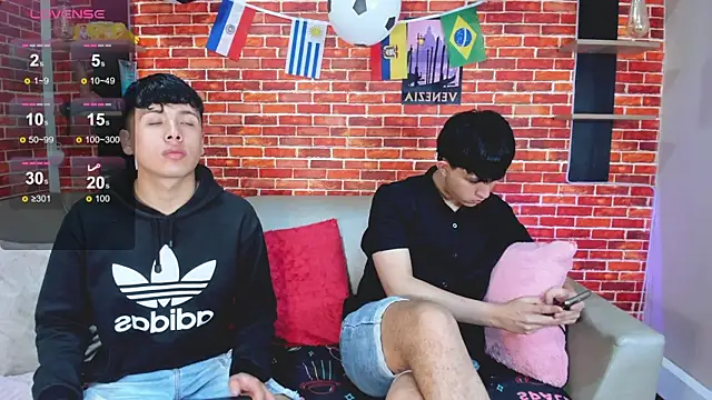 Hoot boyss  online show from July 7, 8:11 pm