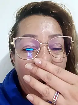 beautyfullchrys online show from June 17, 1:40 am