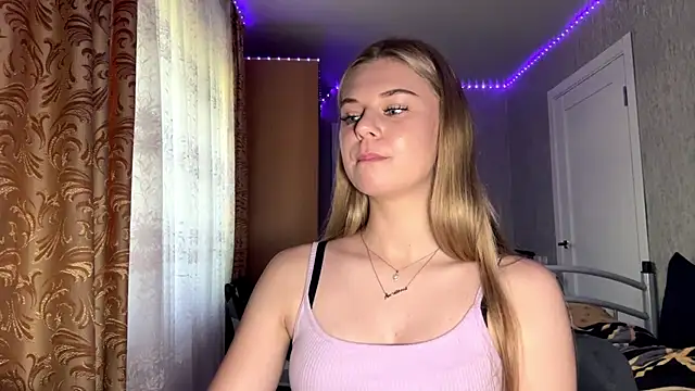 HoneysPiee online show from July 1, 10:26 am