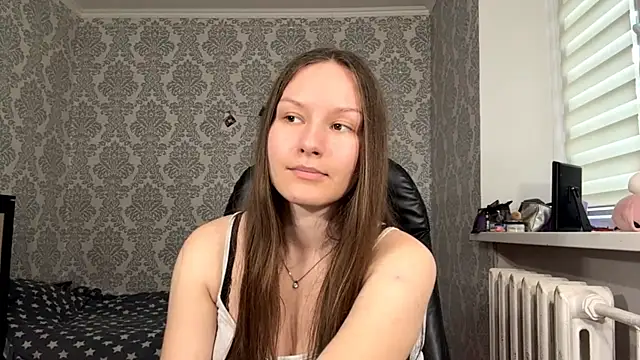 ShaylaChong online show from June 7, 7:04 am
