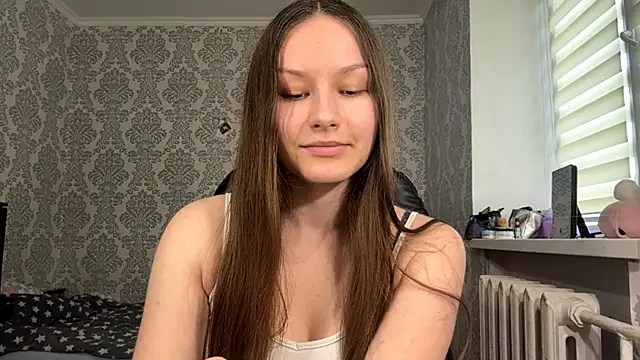 ShaylaChong online show from June 3, 9:10 am