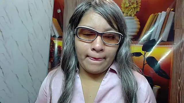 miacalifafara online show from May 16, 9:58 pm