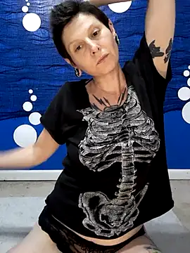 LaFemmeCyberObscura online show from August 8, 8:50 pm
