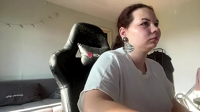 Redhair girl online show from June 15, 2:50 pm