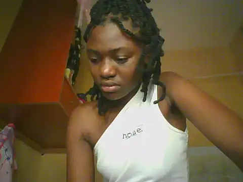Preetygirlyz online show from June 12, 9:50 am