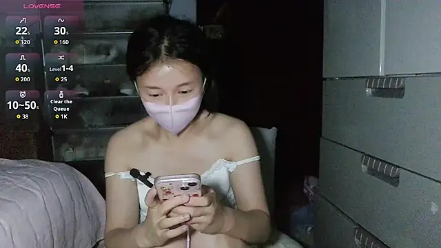 mengmeng-Zzz online show from May 18, 9:32 pm