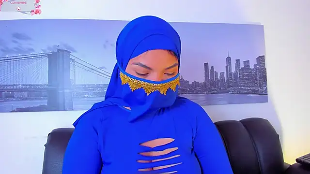 Amira 002 online show from May 20, 3:42 pm