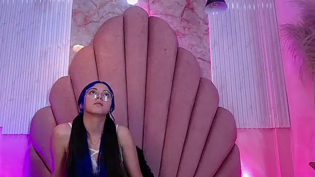 Kyomi Hunt online show from July 6, 4:29 am