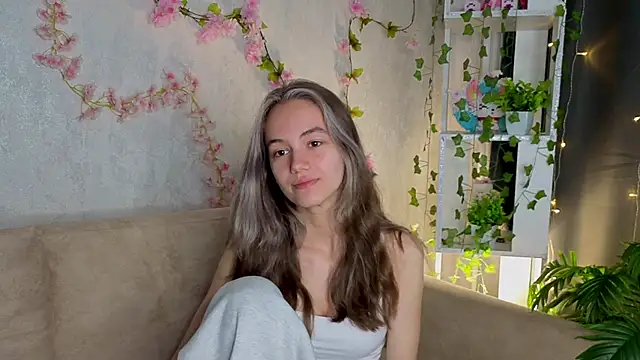 EttaRonhaar online show from June 10, 12:48 pm